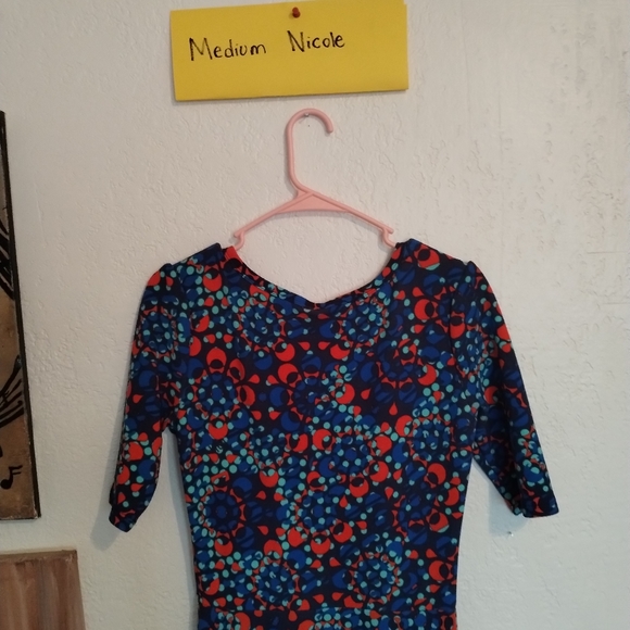 Medium Nicole Lularoe - Picture 14 of 16